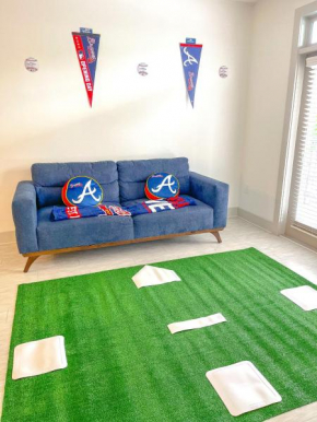 Atlanta Braves Loft Outside Stadium